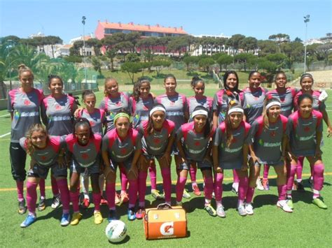 FUTEBOL FEMININO DO CLUB DE REGATAS VASCO DA GAMA As Meninas Da Colina