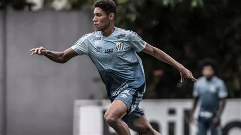 Santos Renova O Contrato De Vin Cius Balieiro Por Mais Quatro Anos