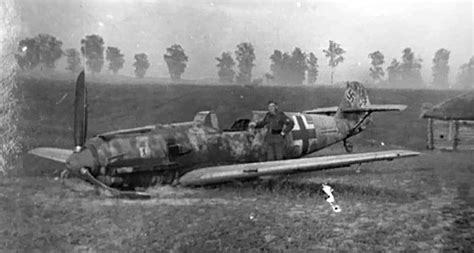 Asisbiz Ostfront Messerschmitt Bf 109E4 II JG27 Force Landed Barbarossa