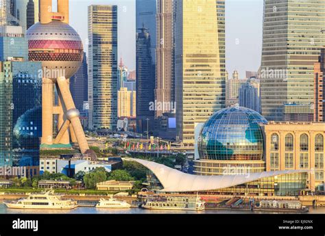 shanghai lujiazui financial center closeup Stock Photo - Alamy 