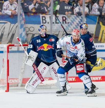 Maksymilian Szuber EHC Red Bull Muenchen 37 Defends In Front Of The