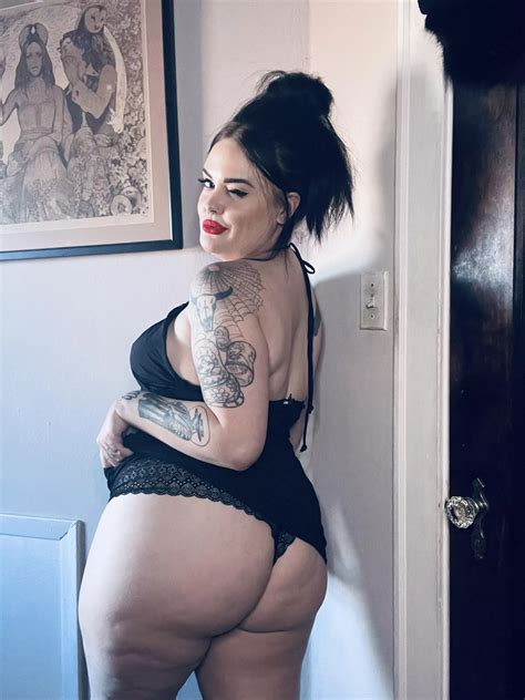 Cheeky Nudes Curvesarebeautiful NUDE PICS ORG