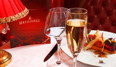 Moulin Rouge Show and Dinner - PARISCityVISION