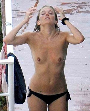 Dawn Wells Nude Photos