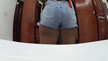 Dame voluptueuse piégée dans la chaleur de sa maison ébène XVIDEOS