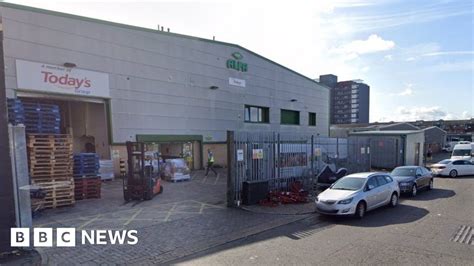 Glasgow Cash And Carry Fined £120000 After Workers Fall