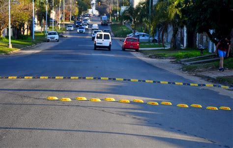 Nuevos Reductores De Velocidad Y Carteler A En Calles Y Avenidas