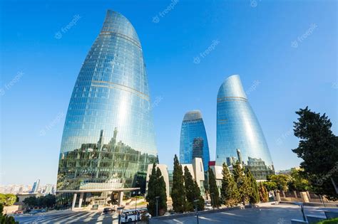 Premium Photo | BAKU, AZERBAIJAN - SEPTEMBER 13, 2016: Baku Flame ...