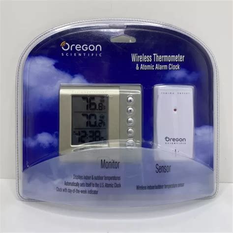 OREGON SCIENTIFIC RMR602A Wireless Thermometer Atomic Alarm Clock