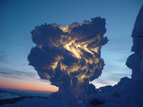 Ice Covered Street Lamp On Mt Washington Imgur