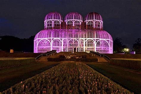 Estufa Do Jardim Nico Iluminada Para O Outubro Rosa