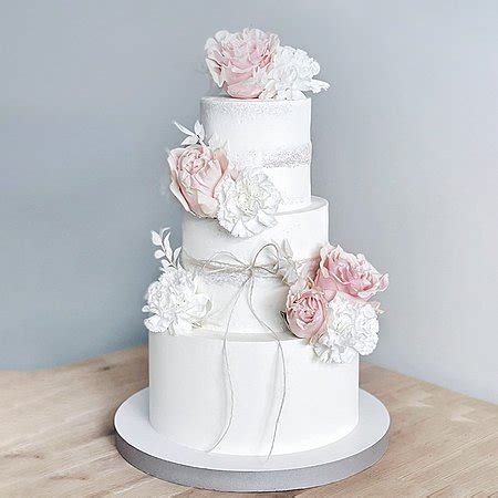 Tort ślubny semi naked z kwiatami