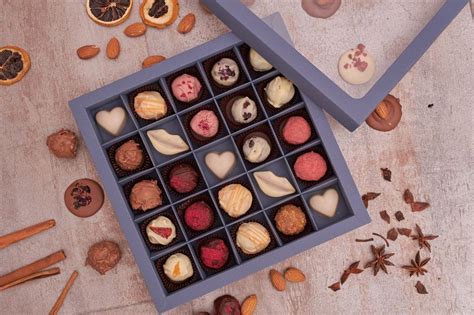 Шоколадные наборы на 25 конфет в ассортименте специальный набор с ...