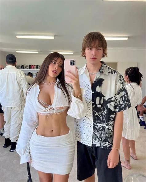 Influencer Goes Fully Naked In Full Frontal Revenge Selfie That Would Make Ex Cry Daily Star