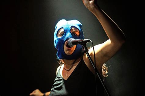Бунт театр и музыка каким будет шоу группы Pussy Riot в Лондоне