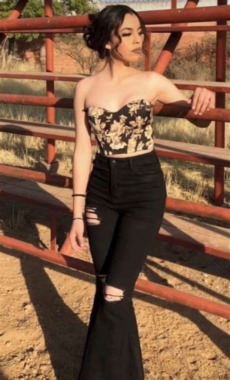 Pin By Luz Michel On Vaquera Outfit In Western Outfits Women Latina Fashion Outfits