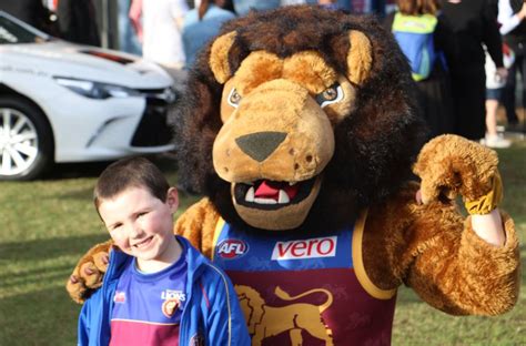 Brisbane Lions Mascot Official Afl Brisbane Lions Welcome Sign