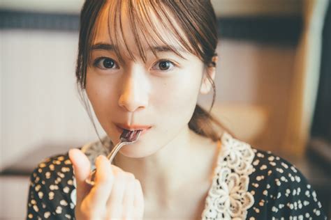 櫻坂46・守屋麗奈、デート気分を演出する1st写真集先行カット第3弾公開 画像一覧（11） The First Times