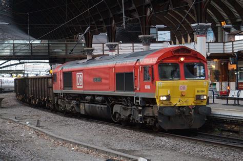 DB Cargo Class 66 66066 At York Railway Station Tony Winward Flickr