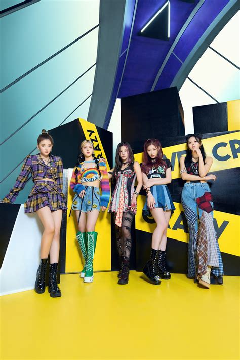 ITZY 'CRAZY IN LOVE' Concept Teasers | kpopping