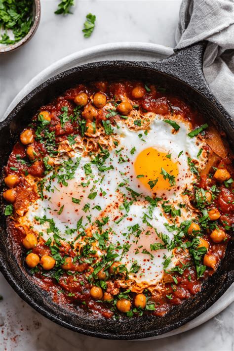 Tunisian Shakshuka With Chickpeas