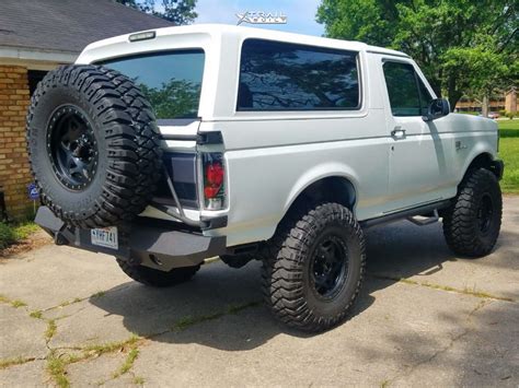 Ford Bronco Wheel Offset Aggressive Outside Fender Suspension