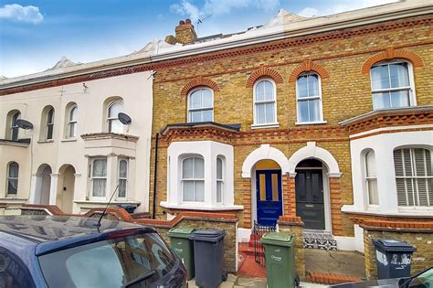 London SE24 - Spec