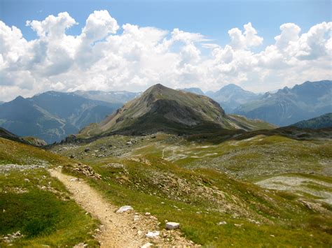 Too Old for Long-Distance Walking? - Uncommon Path – An REI Co-op