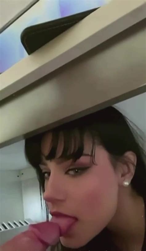 Hot Sexy Babe Blows Her Man While He Plays His Games