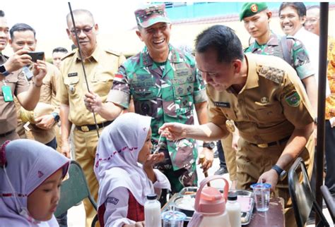 Keren Ada Program Dapur Masuk Sekolah Kodam II Sriwijaya Ternyata Ini