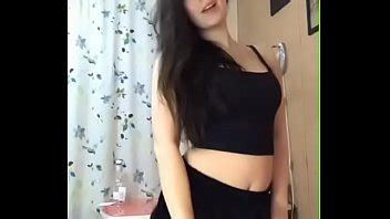 Fille Chaude Montrant Le Corps Sexy En Dansant XVIDEOS