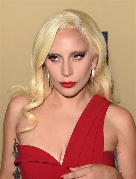 Easy Lady Gaga 'AHS: Hotel' Costume Ideas That Are The Perfect Combo Of