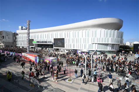 La Paris La D Fense Arena S V Rement Critiqu E Par Des Spectateurs Pour