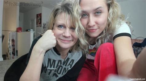 Daughter Mother Nude OnlyFans Leaks Fappening FappeningBook