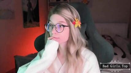 Very Cute And Hot Long Hair Blonde Teen On Web