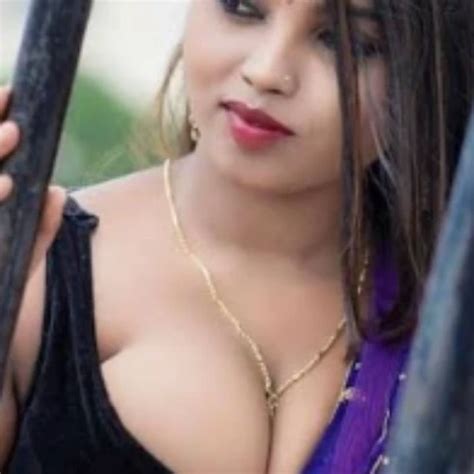 Desi Chubby Bhabi Showing Her Big Ass To You Bra Porn Feat Indianbhabi2 XHamster