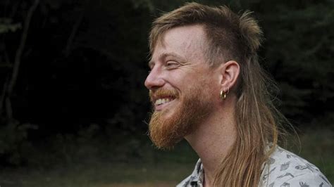 Το mullet είναι ξανά το πιο hot κούρεμα για τους εναλλακτικούς άντρες