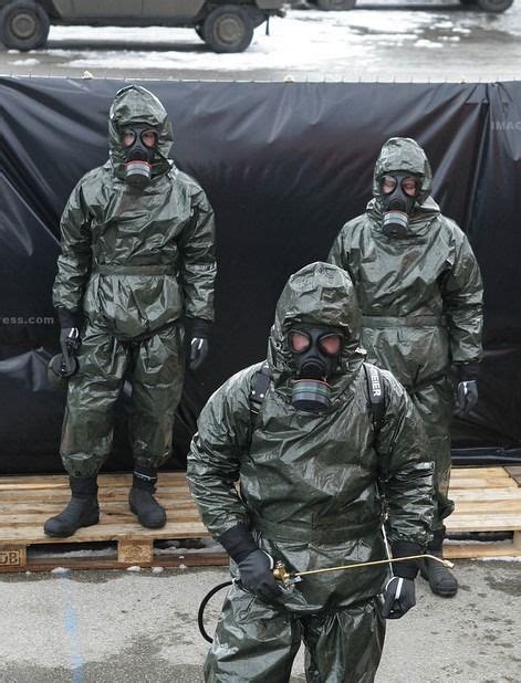 Идеи на тему «Hazmat suit» (400) в 2021 г | противогазы, ядерная ...