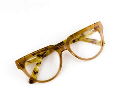 Óculos de grau Feminino Gatinho Acetato Nude Ótica Kadie