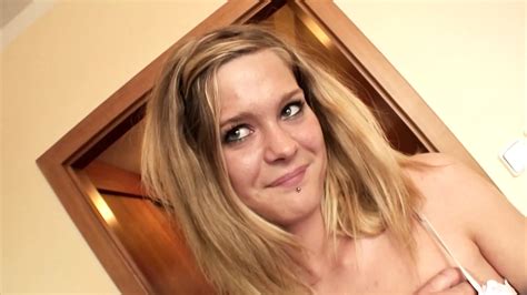 Deutsche Studentin auf der Straße zum Sex Casting überredet xHamster