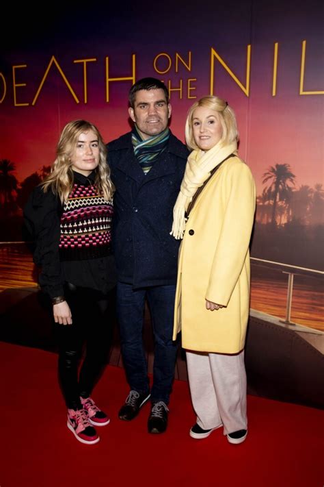 Bernard Dunne is pictured with daughter Caoimhe and wife Pamela a