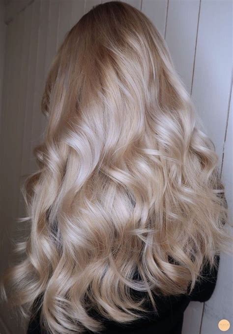 Pin van Любовь Владимировна op Ногти | Haar, Kleur haar, Blond haar