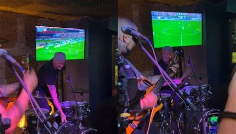 Baterista do Red Hot Chili Peppers toca Legião Urbana em bar na zona sul do Rio ISTOÉ Independente