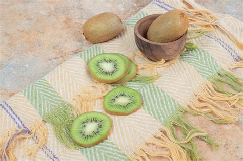 83,000+ Kiwi Gifts Pictures