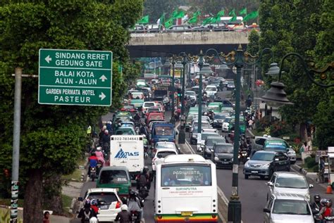 Besok Puncak Arus Wisatawan Ke Bandung Republika Online