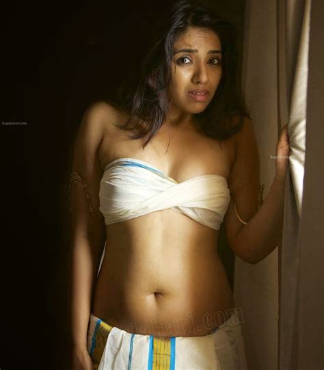 Housewife Photo Desi Hot Housewives Sexy Boobs And Bra Photo