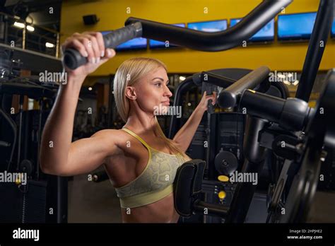 Close Up Of Blonde Woman Working In The Gym Stock Photo Alamy