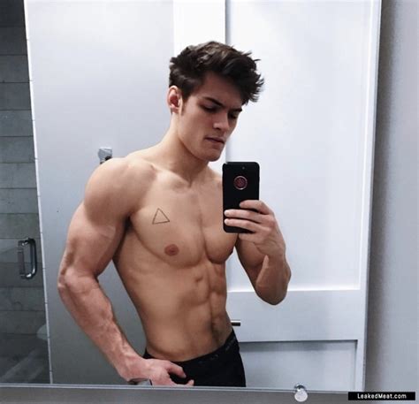 Dylan Geick Nude Photos Shredded Bod Exposed Leaked Meat