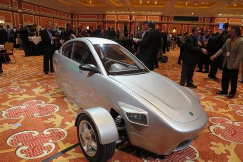 $7,000 84-mpg Elio car moves forward with new production plant