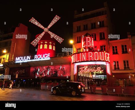 Moulin Rouge Reisen Fotos Und Bildmaterial In Hoher Aufl Sung Alamy